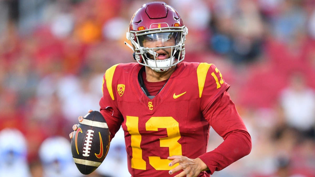 Ranking the Top 100 Prospects in the 2024 NFL Draft according to PFF's 'Big  Board'! (1-10) 👇 1. Caleb Williams, QB, USC 2. Marvin…