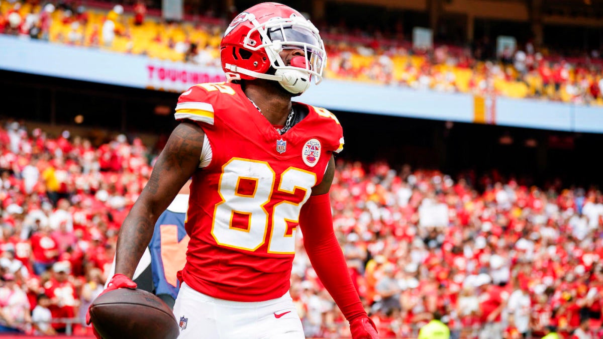 Panthers trade for Chiefs WR Ihmir Smith-Marsette ahead of NFL roster  cutdown deadline 