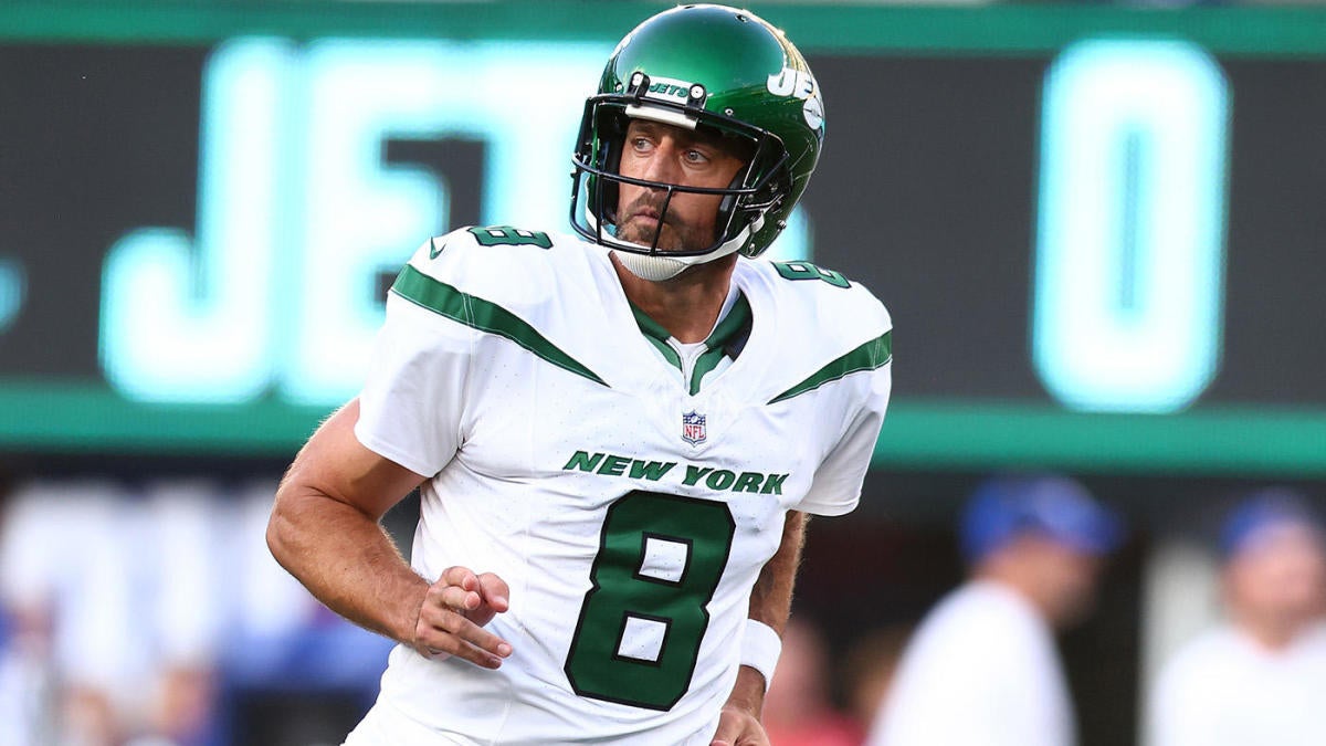 Aaron Rodgers Reappears At MetLife Stadium For Jets-Chiefs Game