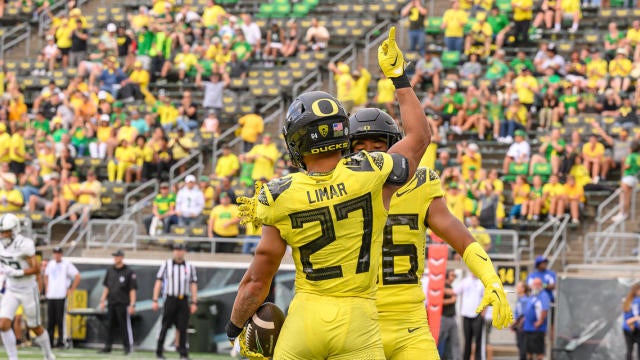 Oregon Football Coach Dan Lanning Bringing Back Former Ducks as Honorary  Coaches For Spring Game - Sports Illustrated Oregon Ducks News, Analysis  and More