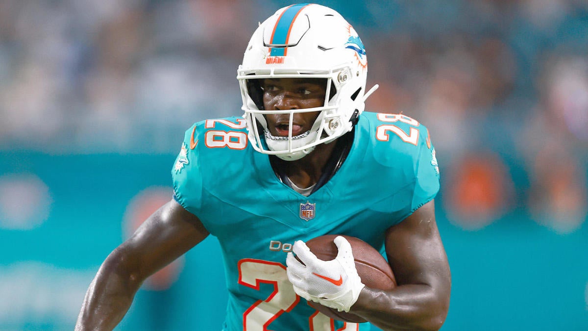 Jeff Wilson Jr. fantasy outlook 2023: Should you draft injured Dolphins RB  after being placed on IR?