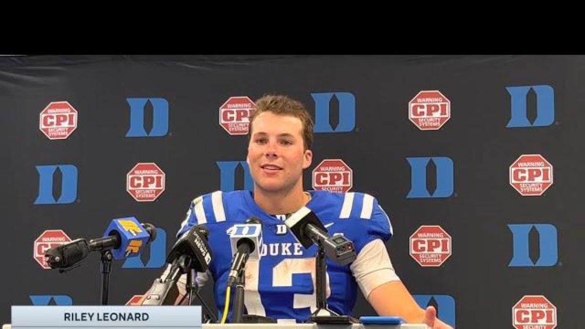 Riley Leonard, 6'4 QB for Duke, joins the men's basketball team for the  2023-24 season : r/CollegeBasketball