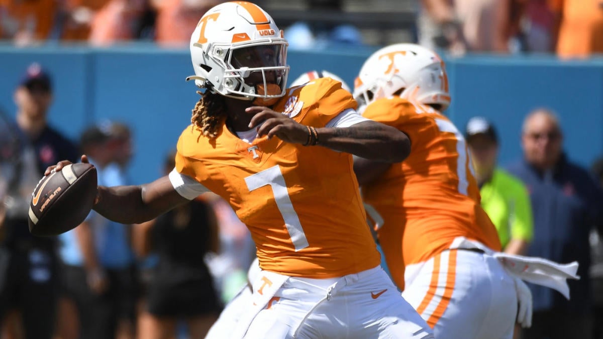 College Football Odds: Tennessee over/under win total prediction