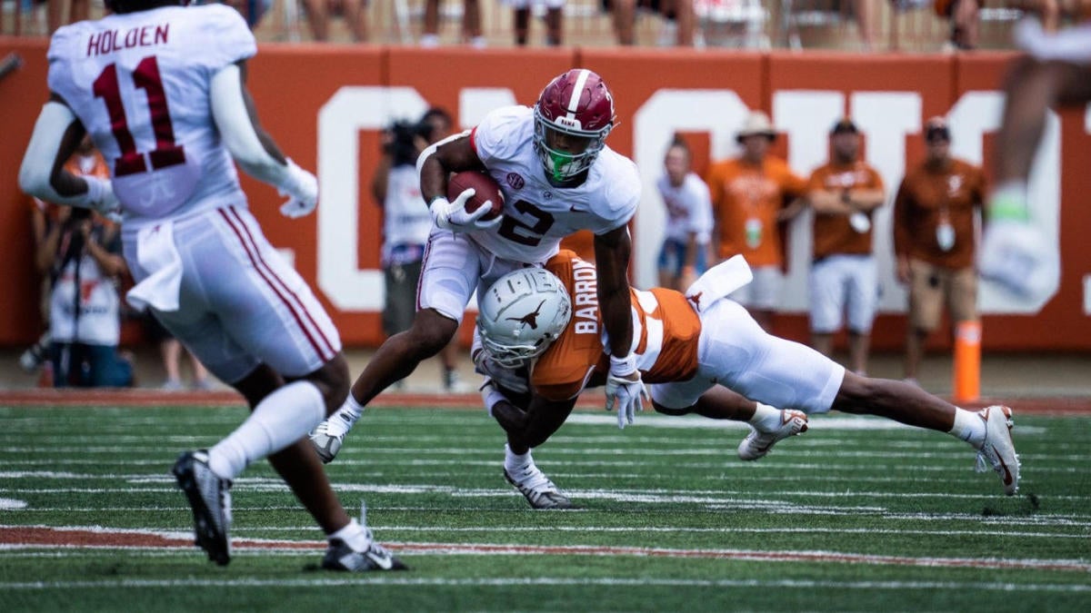 College football odds, picks, predictions for Week 2, including Texas vs.  Alabama