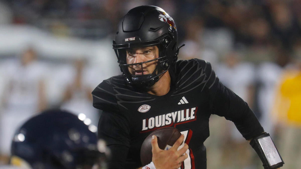 Louisville coach Jeff Brohm plays all nine quarterbacks on roster in  shutout win over Murray State 
