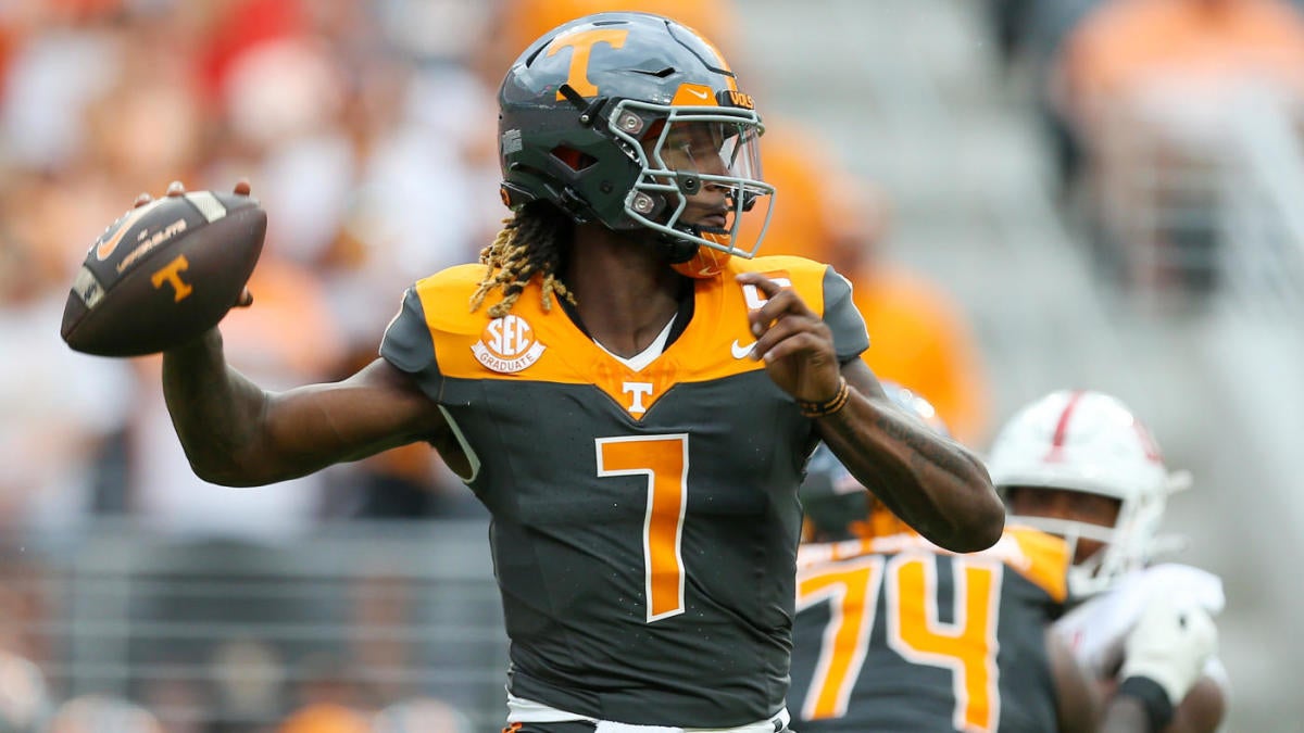 College football scores, schedule, NCAA top 25 rankings, games: Tennessee, Oregon, North Carolina in action