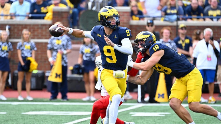 COLLEGE FOOTBALL: SEP 09 UNLV at Michigan