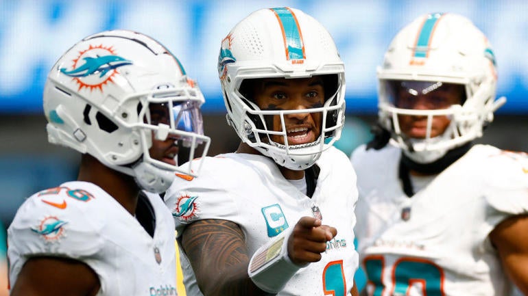 Miami Dolphins v Los Angeles Chargers