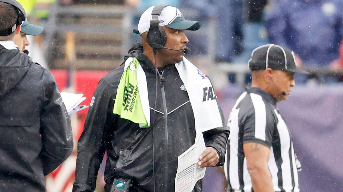 Report: Nakobe Dean left Eagles locker room wearing a walking boot