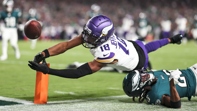 Fumbling Vikings lose to Eagles 34-28 as injuries, turnovers take their toll