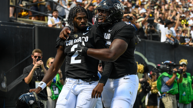 shedeur-sanders-hug-colorado-black-g.png