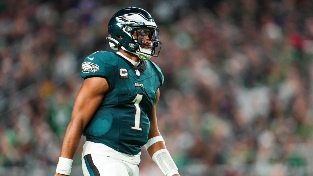 Jalen Hurts sets an NFL record during Eagles victory over Vikings