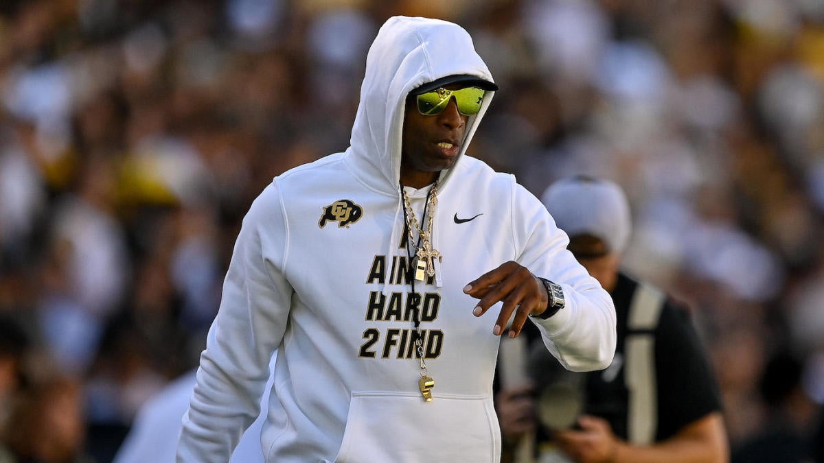 WATCH: Deion Sanders gives sunglasses to Colorado players in apparent jab  at Colorado State coach Jay Norvell 