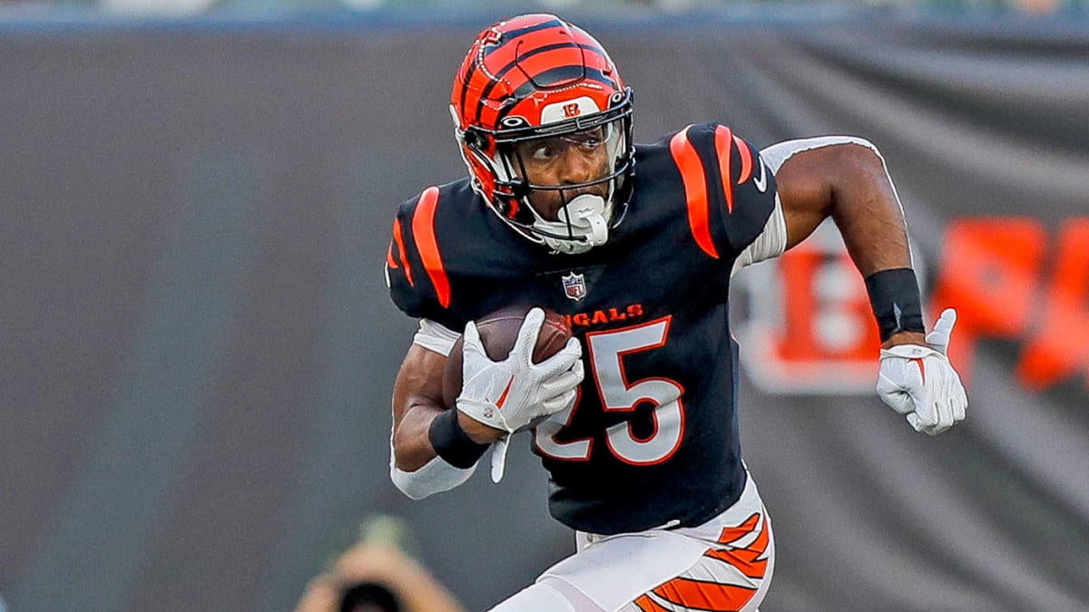 Bengals' running back to miss entire regular season with torn patella tendon after injury in joint practice Bengals' running back to miss entire regular season with torn patella tendon after injury in joint practice