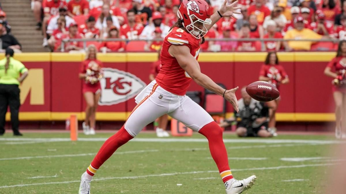 Chiefs offense struggles: Patrick Mahomes-led K.C. scores 13 points in four  quarters, punts from Jaguars 37 