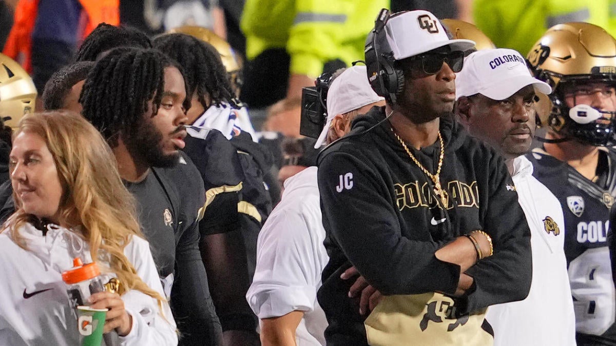 Deion Sanders gave Lil Wayne a customized Colorado football jersey