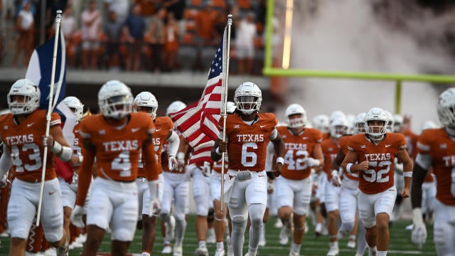 Texas Longhorns Baseball: WATCH: Longhorns Catcher Hoffart Suspended After  In-Game Drinking Incident - Sports Illustrated Texas Longhorns News,  Analysis and More