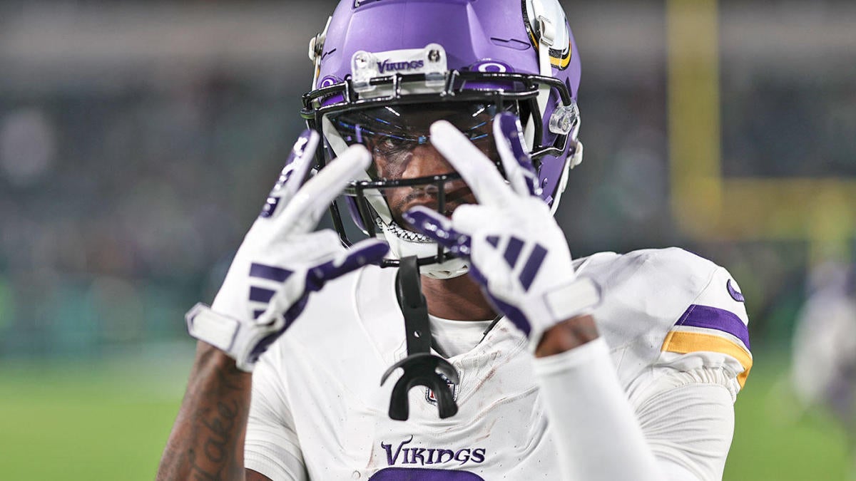 Minnesota Vikings wide receiver K.J. Osborn returns a Denver Broncos  News Photo - Getty Images