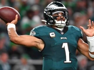 DraftKings Super Bowl 57 DFS Picks: Eagles vs. Chiefs Lineup Squeezes in  Jalen Hurts and Patrick Mahomes