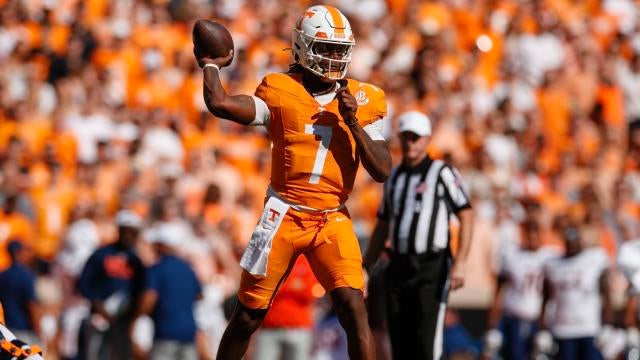 Tennessee football releases depth chart for South Carolina game