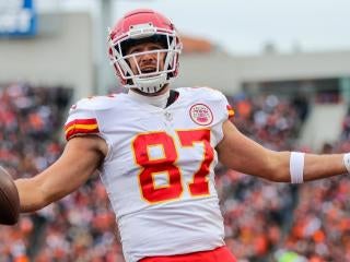 Jacksonville, United States. 08th Sep, 2019. Chiefs Quarterback Patrick  Mahomes passes during the Kansas City Chiefs, Jacksonville Jaguars game at  the TIAA Bank Field in Jacksonville, Florida on Sunday, September 8, 2019.