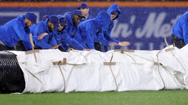 usatsi-mets-marlins-tarp.jpg