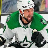 jamie-benn-1400-us.jpg