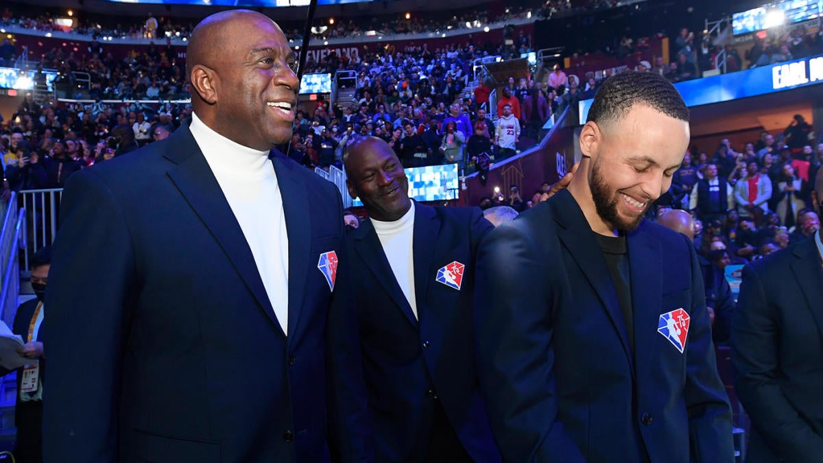 Magic Johnson rebuts Stephen Curry's claim that he's the best point guard ever with long list of statistics