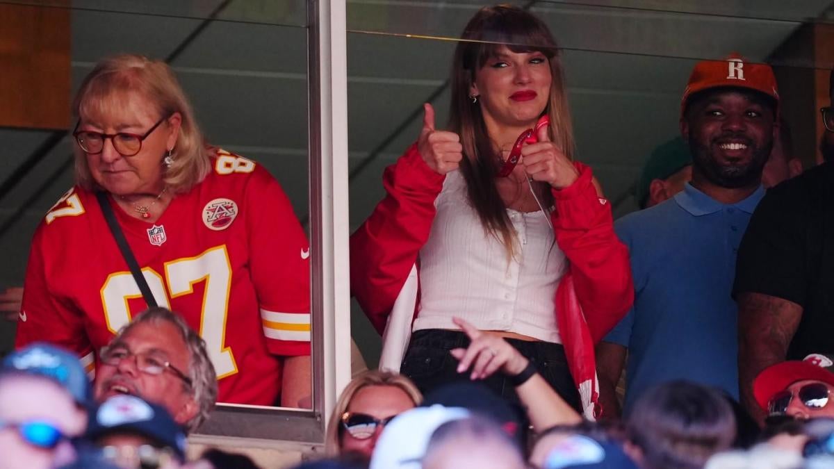 How to watch Taylor Swift watch today's Kansas City Chiefs vs. New York  Jets game: Livestream options, more - CBS News