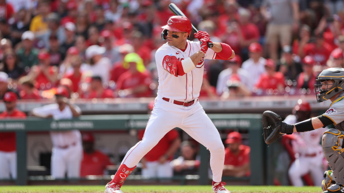 Votto ejected: Reds first baseman thrown out in St. Louis in final