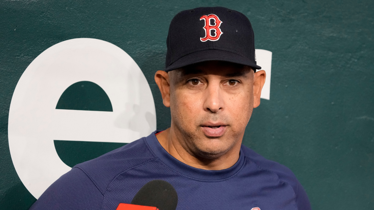 Alex Cora to return as Red Sox manager for 2024 season, removes name from  front-office consideration - CBSSports.com