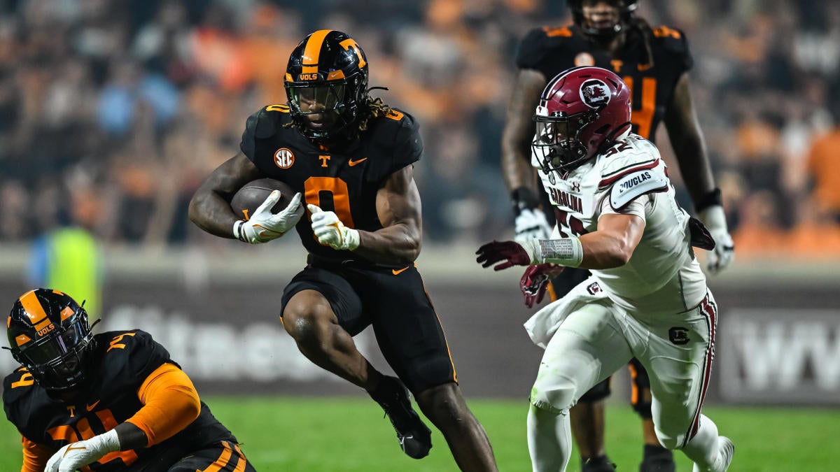 Late Kick: Tennessee stifles South Carolina 