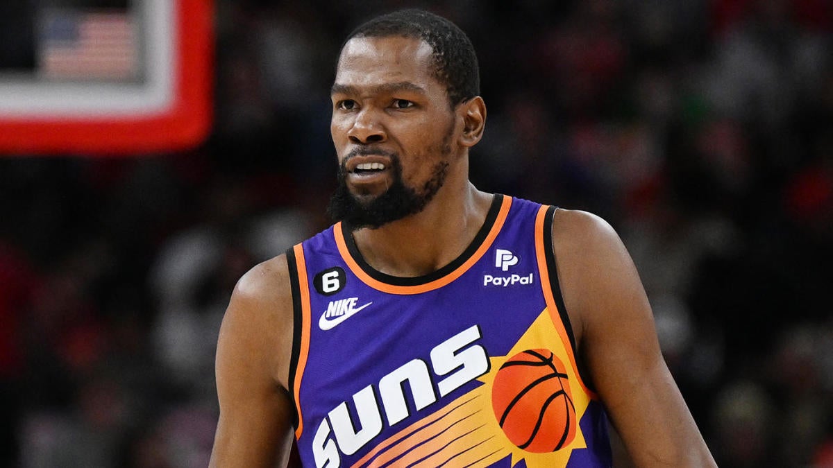 One of Kevin Durant's signature moves will be officiated differently this  season due to NBA points of emphasis - CBSSports.com