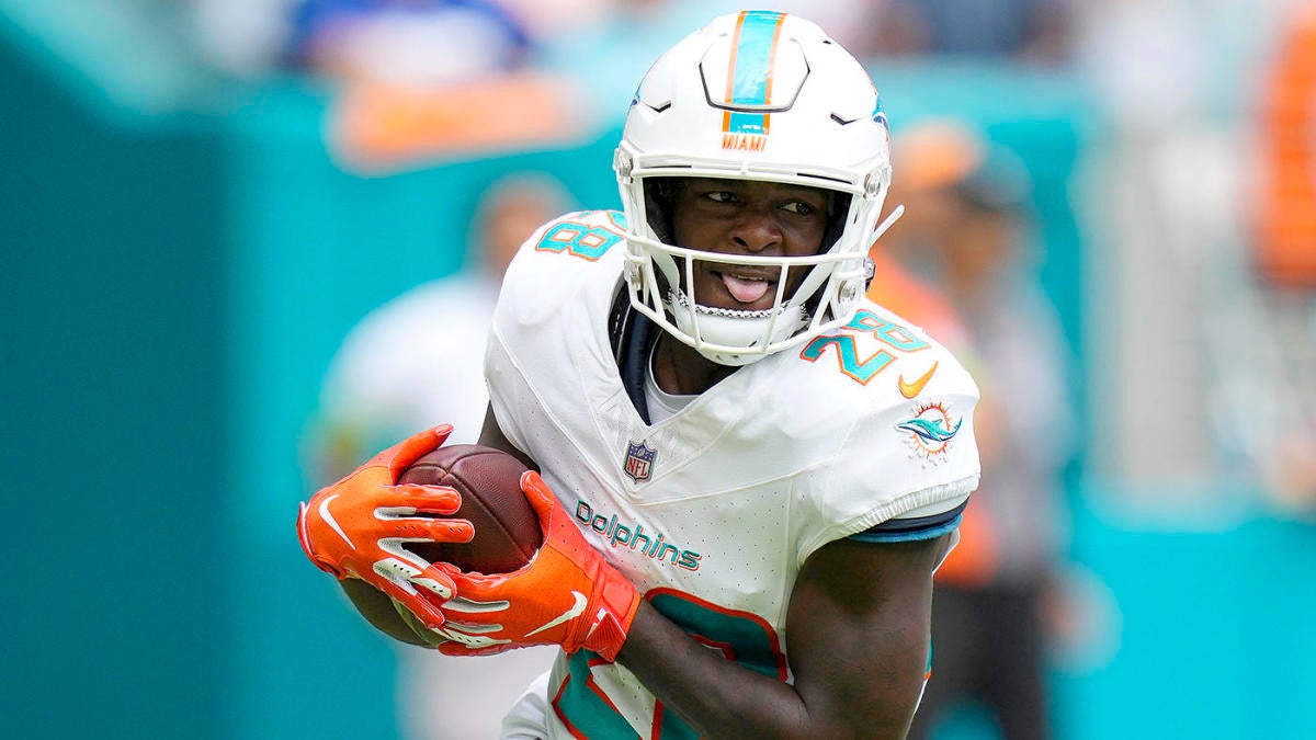 Rookie De'Von Achane scores second TD to give Dolphins 21-7 lead - NBC  Sports