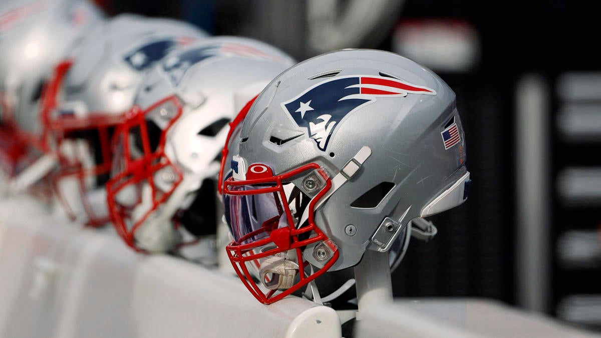 Patriots claim two players