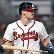 Braves pitchers issue 8 walks in ugly 9-8 loss to Reds