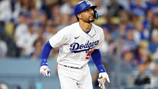 Corbin Carroll doesn't run out of the box, resulting in a game-ending  double play as the Dodgers beat the Diamondbacks 5-4 : r/baseball