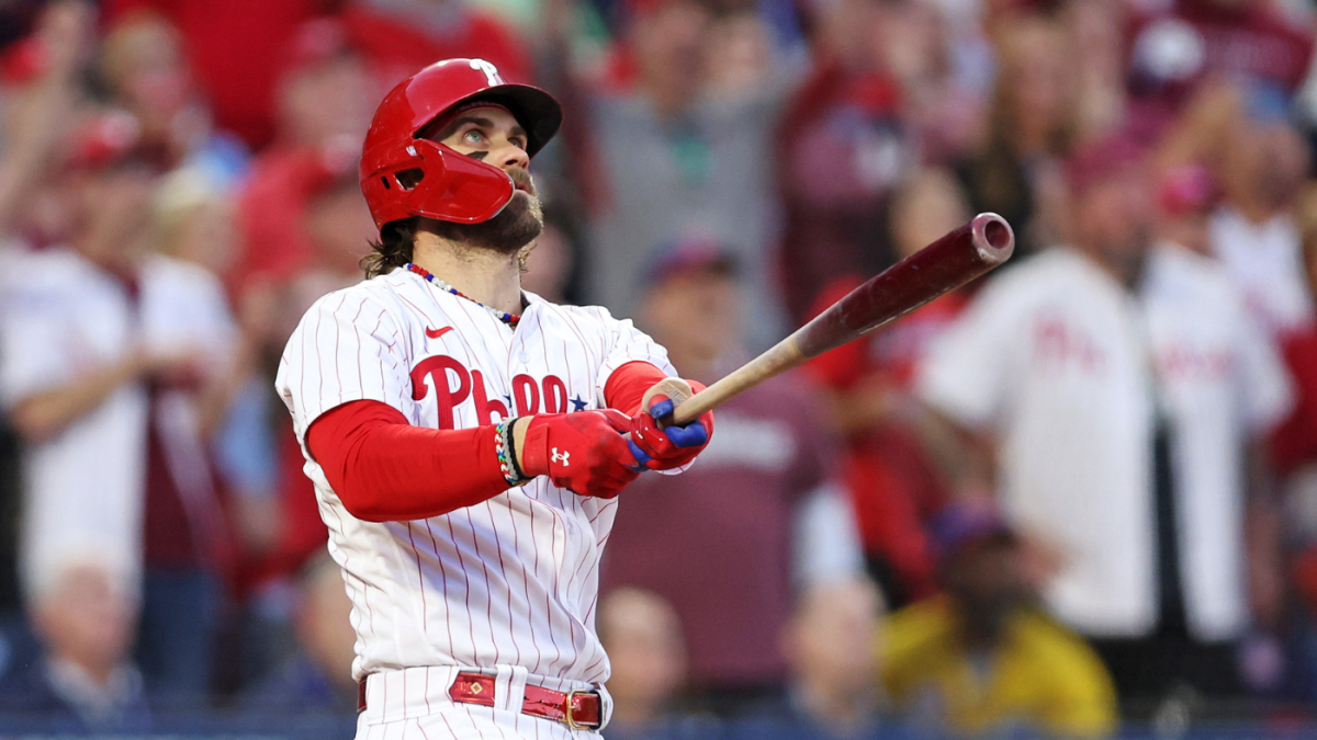 Phillies rout Braves for 2-1 lead in NLDS