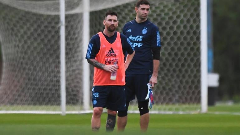 La situación de Lionel Messi en el partido de clasificación mundialista de Argentina contra Paraguay puede quedar en el aire, saliendo del banquillo