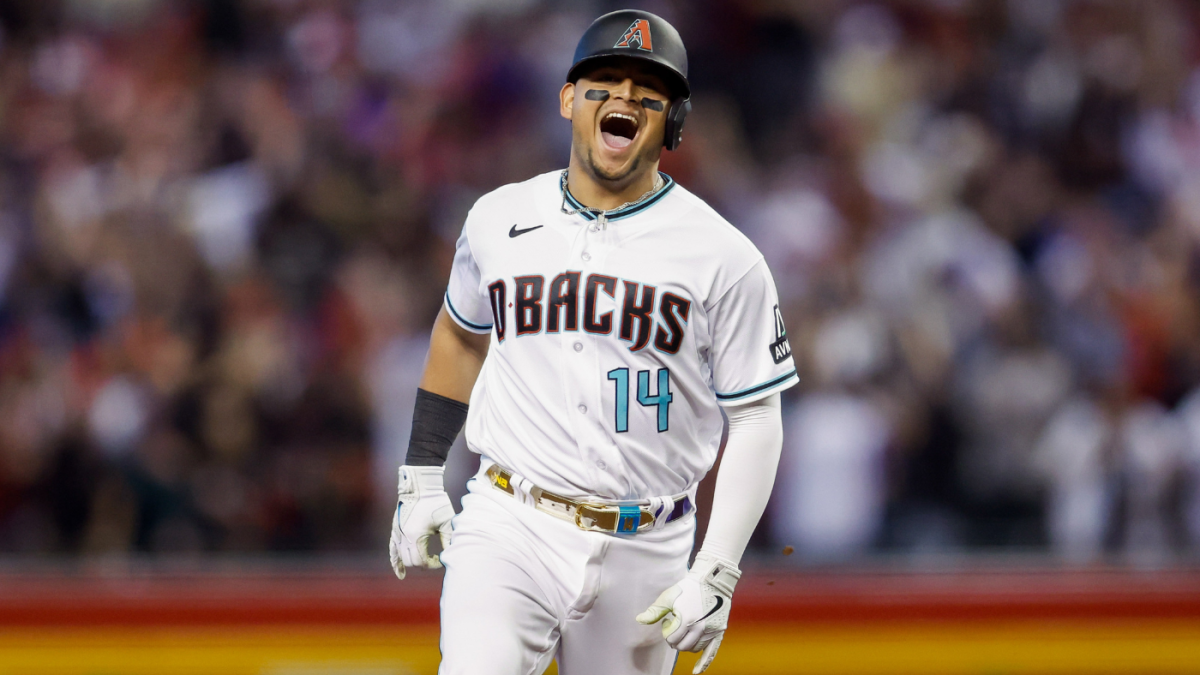 Diamondbacks 1st team to homer 4 times in postseason inning with