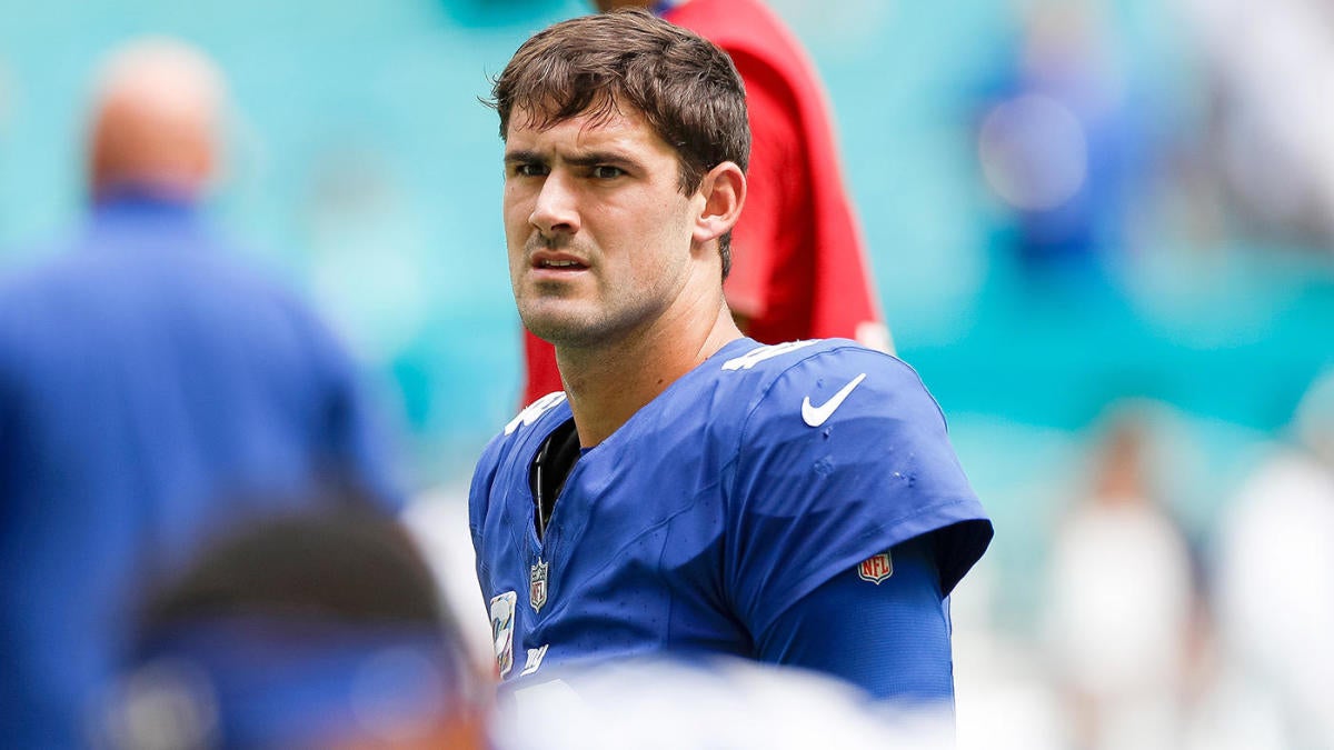 Giants work out quarterbacks Matt Barkley and Ian Book as Daniel Jones  continues to deal with neck injury 