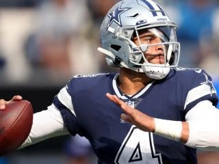 Kyler Murray rocks Devin Booker's shoes, red visor pregame