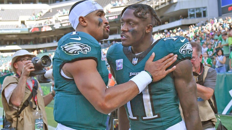 usatsi-jalen-hurts-aj-brown-eagles.jpg