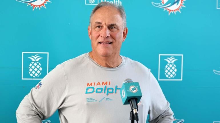 Dolphins' Vic Fangio says he doesn't have any intel to stop Eagles after  being with team during Super Bowl - CBSSports.com