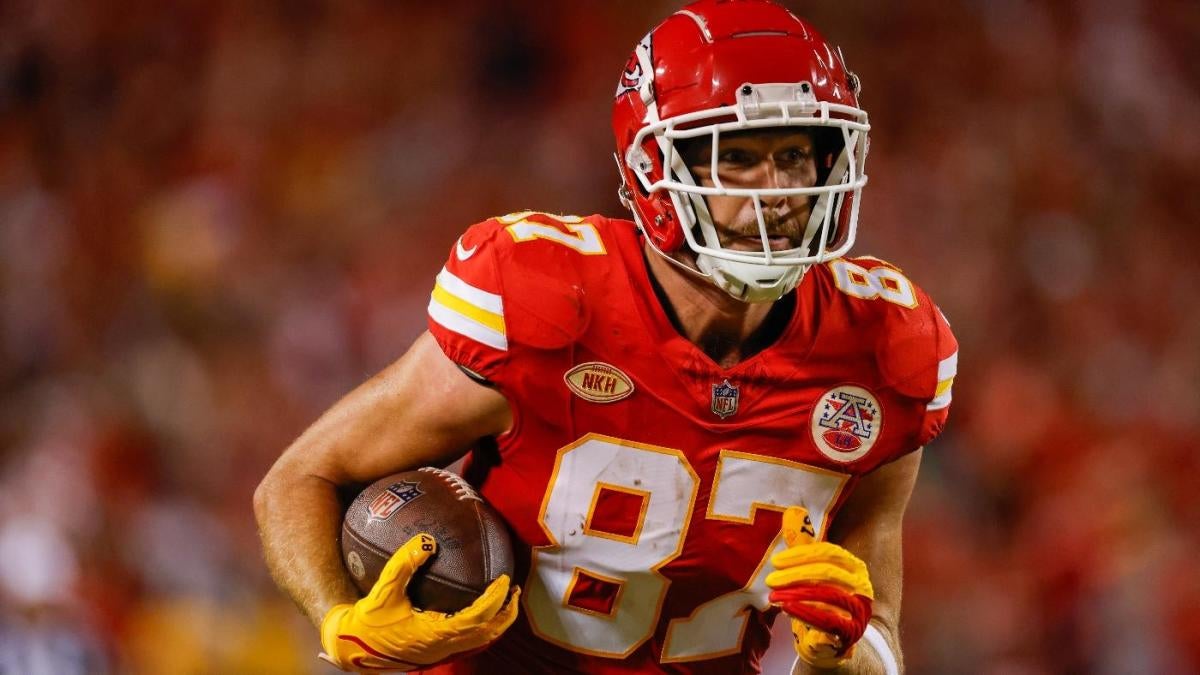 Travis Kelce and Isiah Pacheco Top Picks for Week 7 NFL DFS Lineups