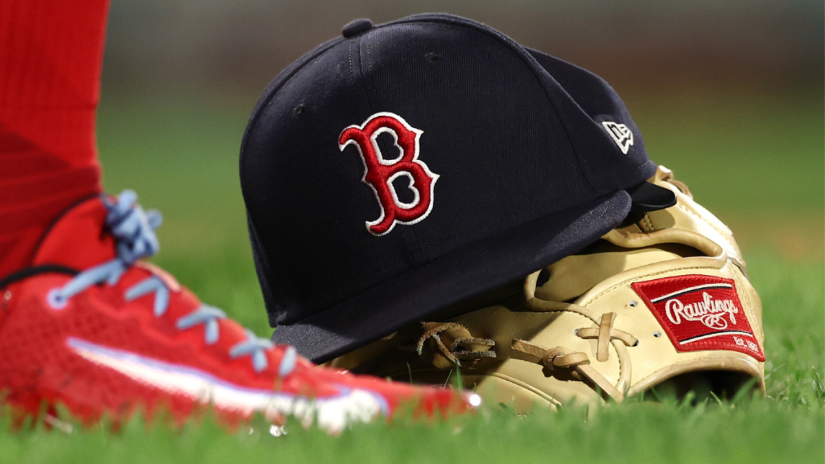 Former Red Sox champion lands with new team