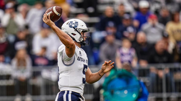 NCAA Football: Utah State at Connecticut