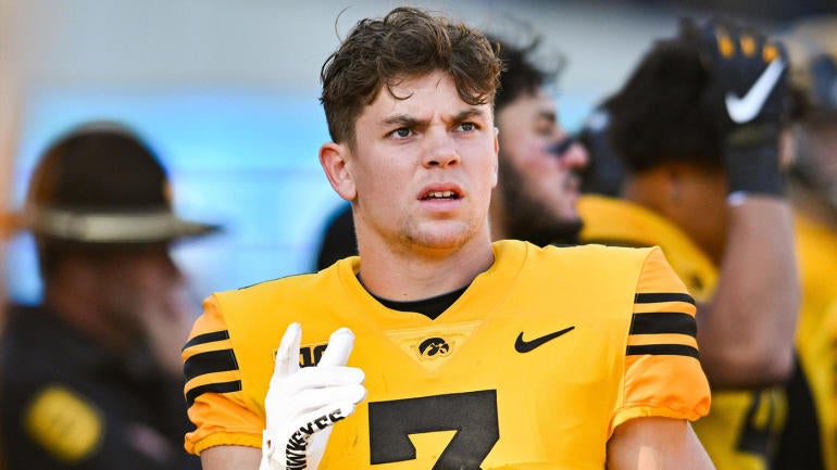 NCAA Football: Minnesota at Iowa