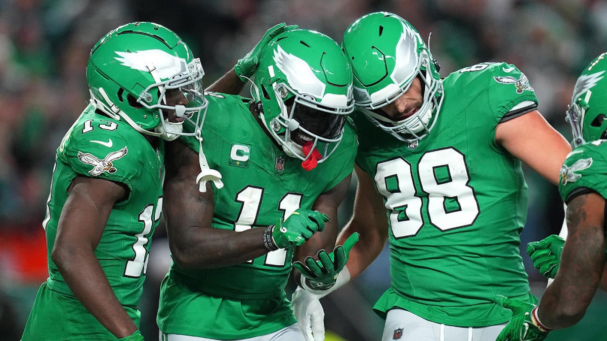 Eagles' kelly green throwback uniforms can return thanks to NFL alternate  helmet rule change