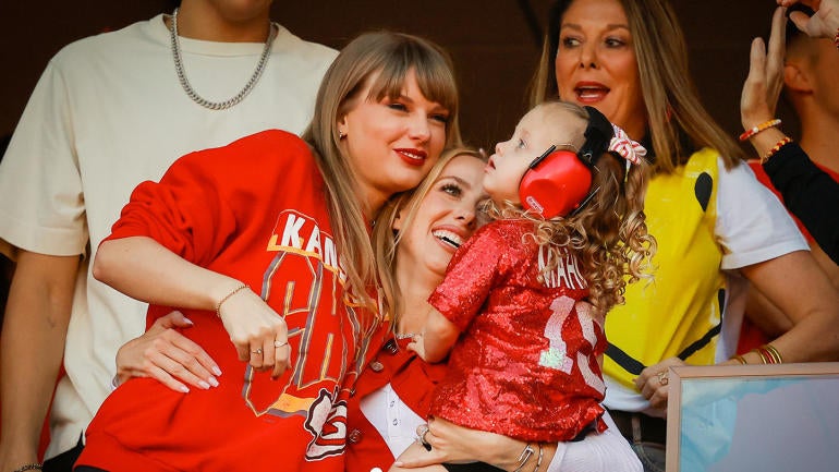 Los Angeles Chargers v Kansas City Chiefs